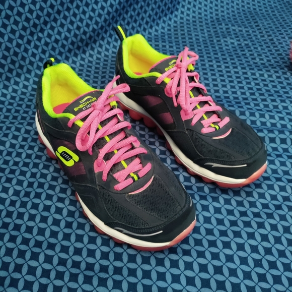 Skechers Shoes - Skechers - women's pink skech air sport cross training sneakers. Size- 8.5